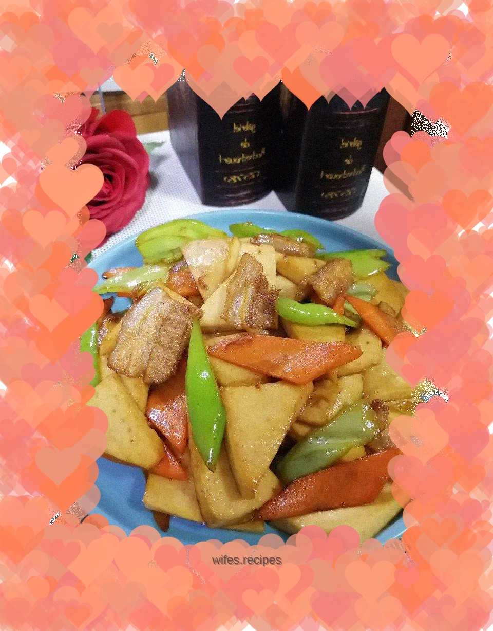 Pork Belly Stir-fried Chili Pepper Thousand Page Tofu