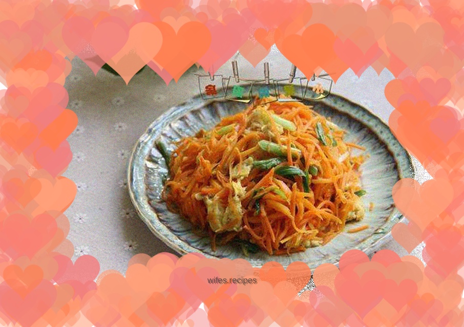 Fried carrots, eggs and green garlic