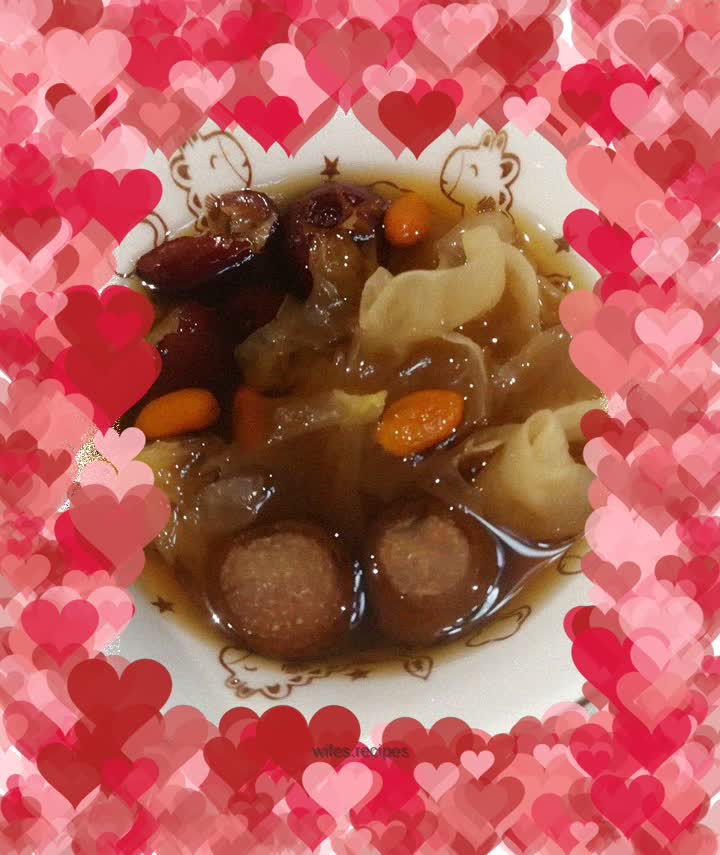 Red Dates, Longan and Tremella Soup