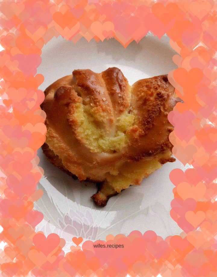 Oven gourmet heart-shaped coconut buns