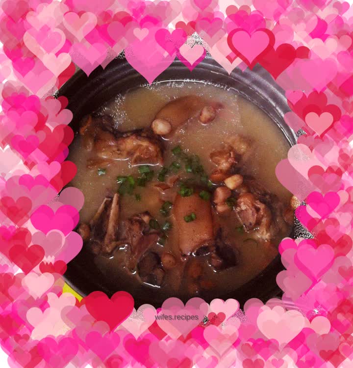 Peanut Gastrodia Pig Trotter Soup