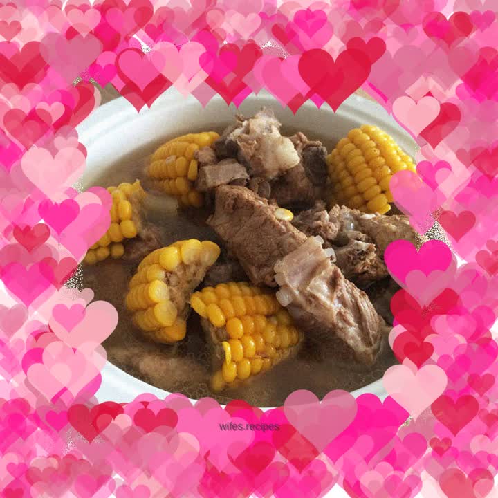 Braised pork ribs with corn and radish
