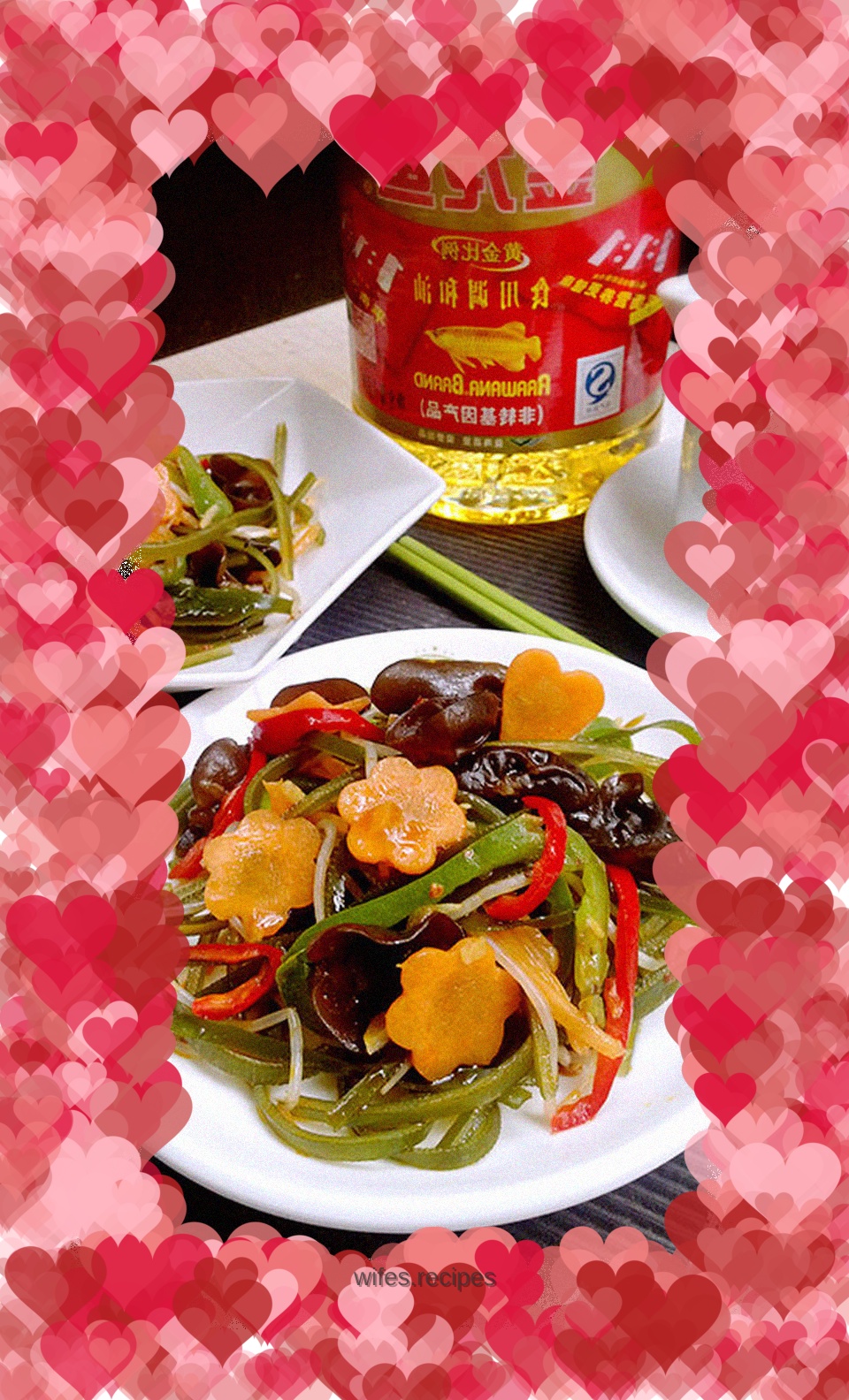 Warm mixed fungus and kelp shreds