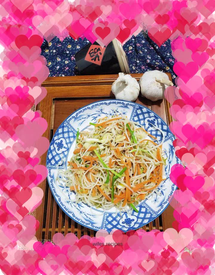 Stir-fried carrots and sprouts