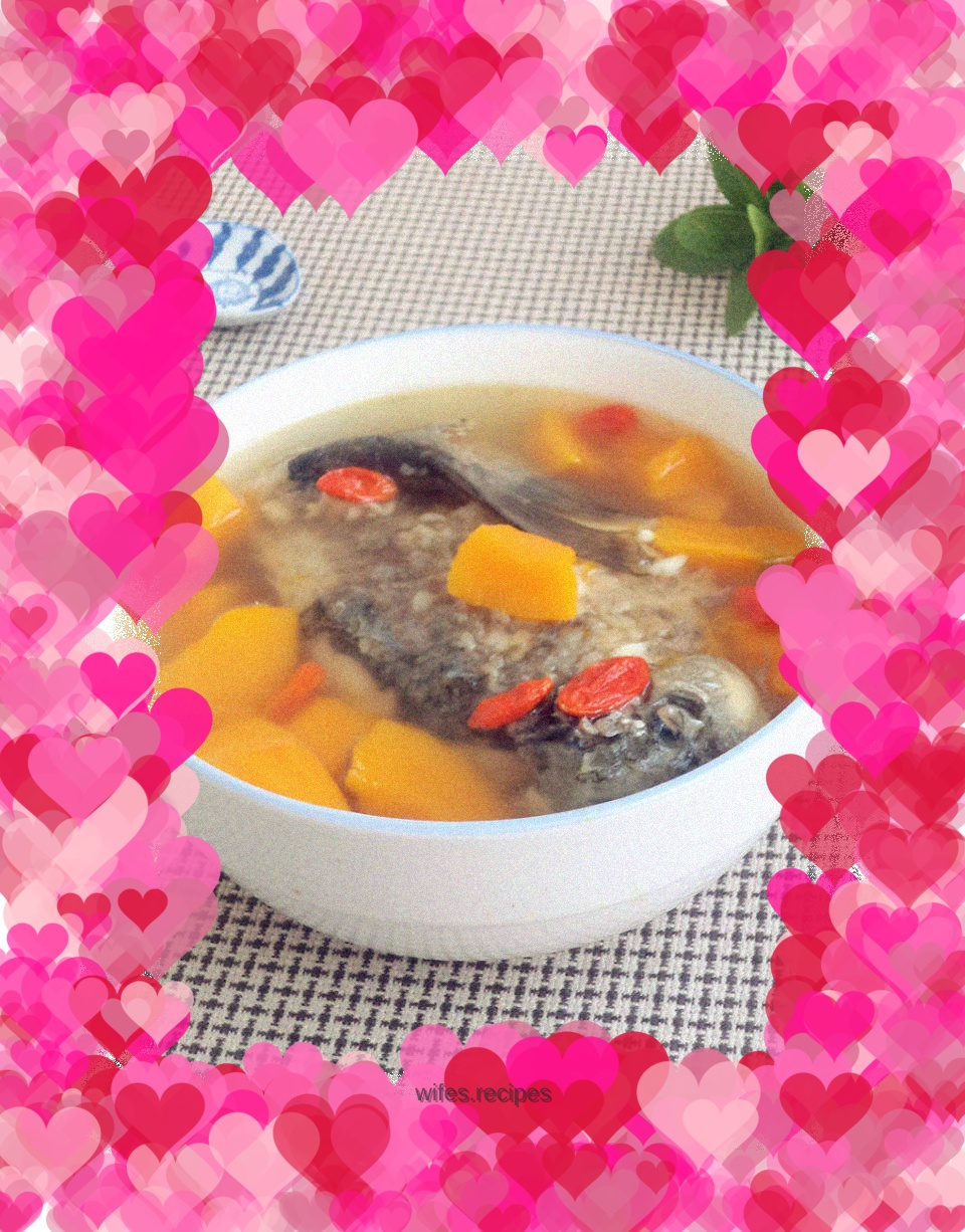 Pumpkin and crucian carp soup