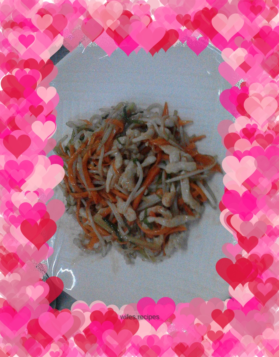 Home cooking: Stir-fried shredded chicken with silver tooth carrots