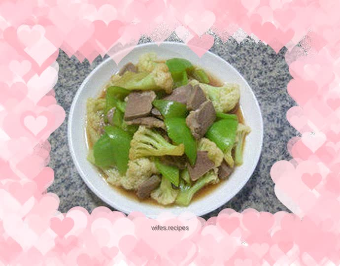 Stir-fried cauliflower with green pepper and pork tongue