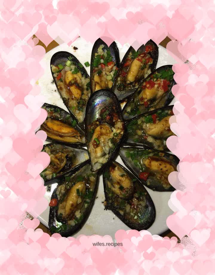 Roasted Garlic Mussels