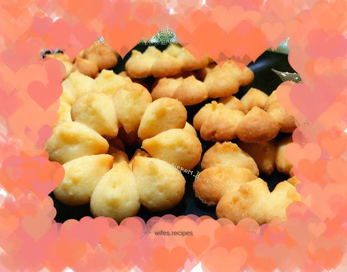 Patterned Cream Cookies