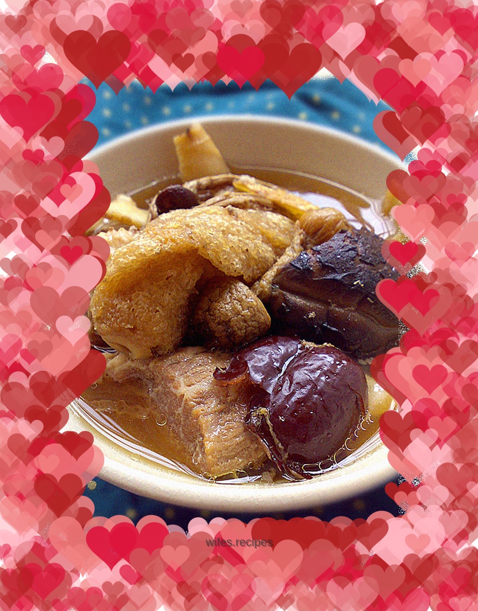 Bamboo fungus and mushroom soup