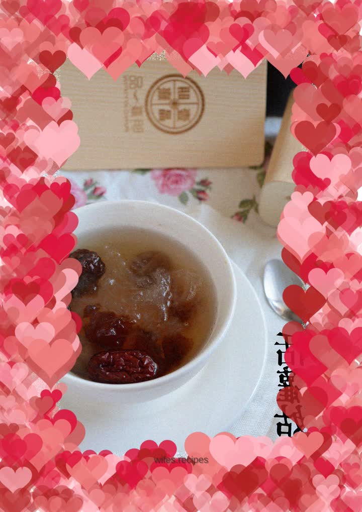 Bird's Nest and Peach Gum Nourishing Soup