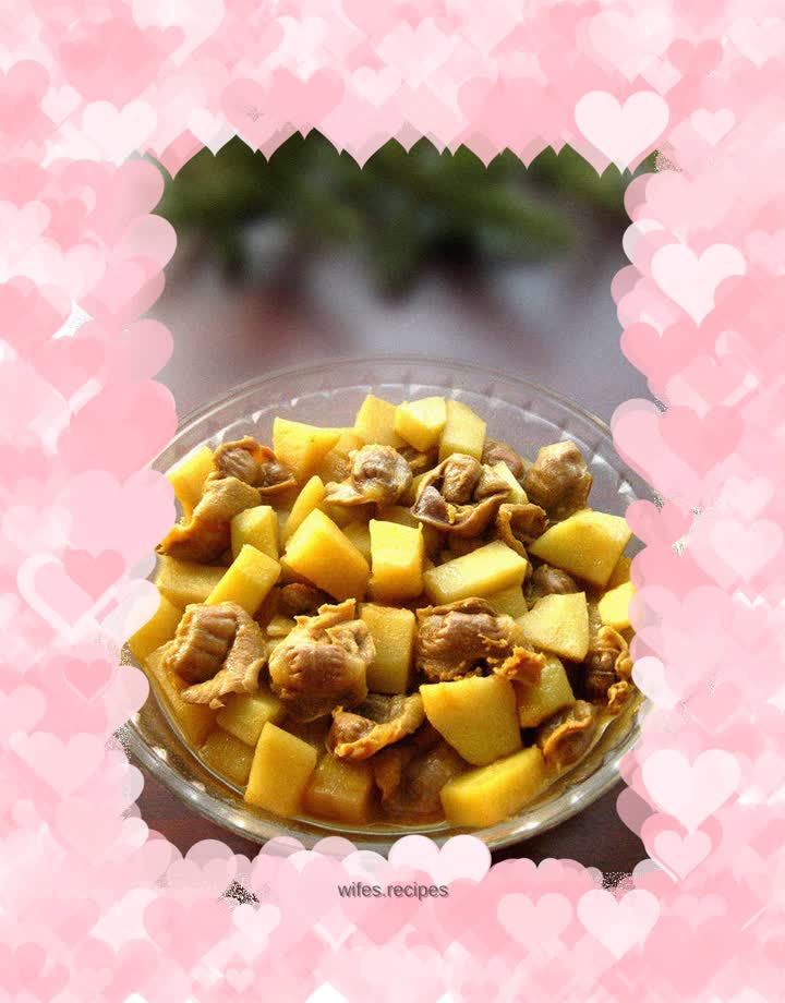 Chicken gizzards stewed with potatoes