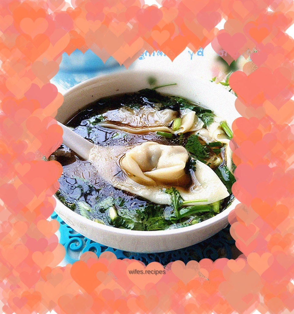 Chicken soup, vegetable and meat wontons