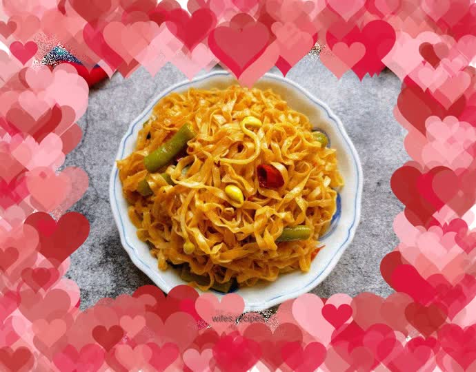 Steamed Dragon Beans and Braised Noodles