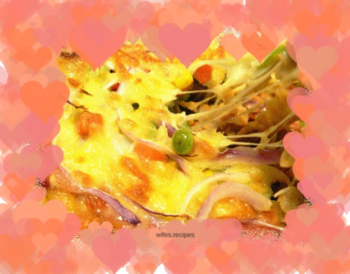 Grilled sausage and mushroom pizza