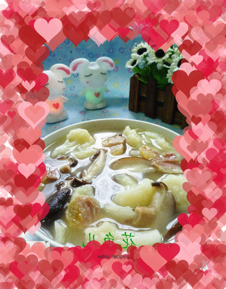 Mushroom, bacon and cauliflower soup