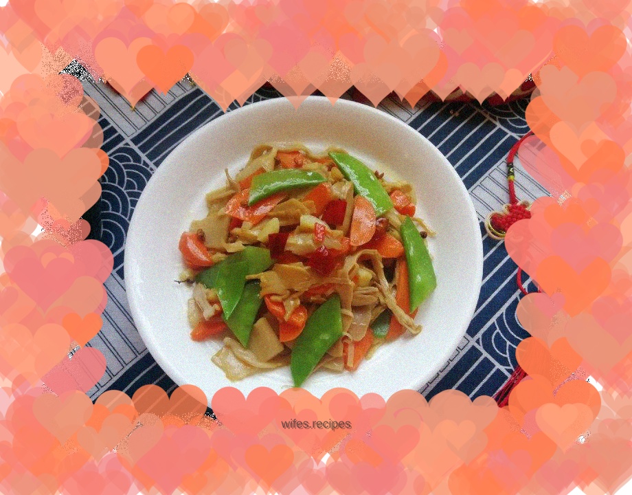 Stir-fried dried bamboo shoots with snow peas, carrots
