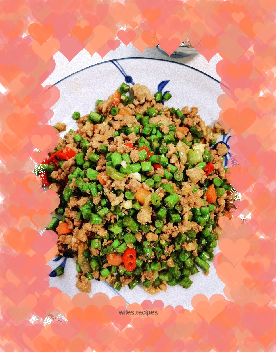 Stir-fried cowpeas with minced meat