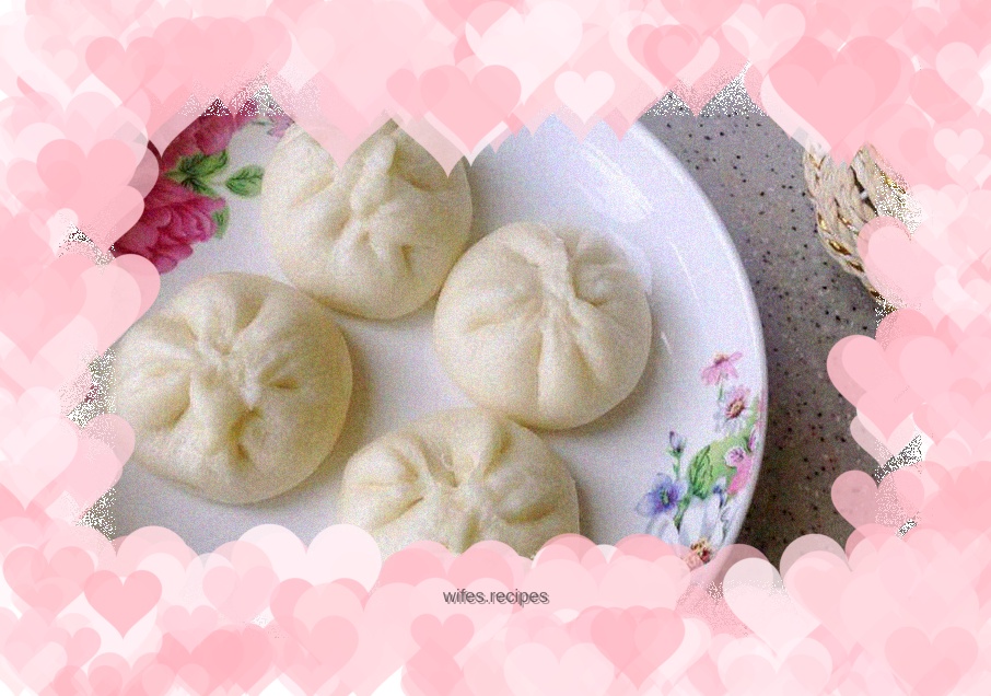 Steamed pork buns and steamed buns