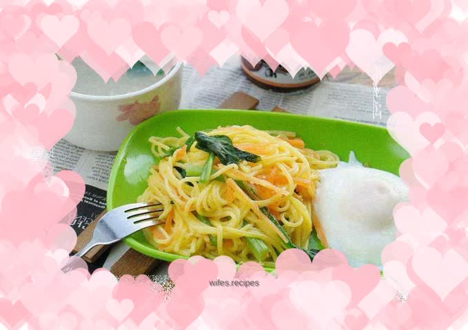 Quick breakfast hot noodle soup