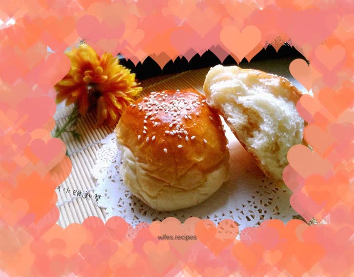Old-fashioned fluffy sesame bread