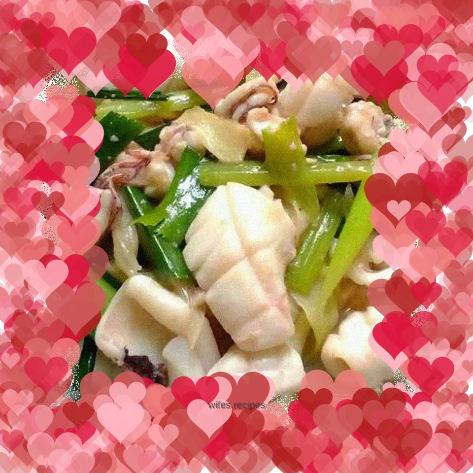 Stir-fried fresh squid with celery and garlic sprouts
