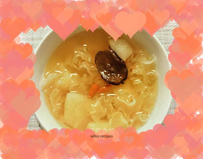 Snow pear, white fungus and red dates soup