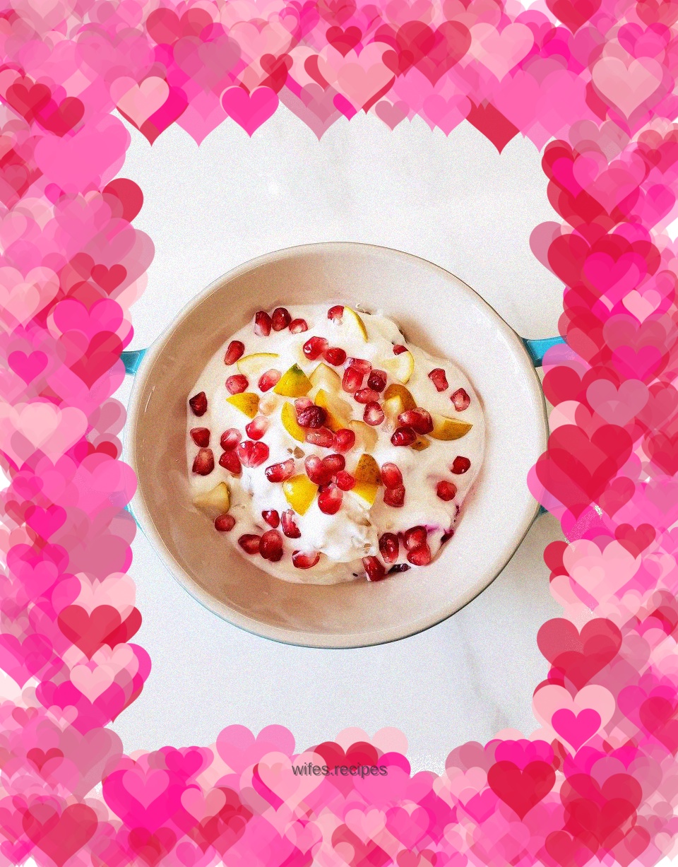 Simplified version of coconut milk yogurt fruit scoop