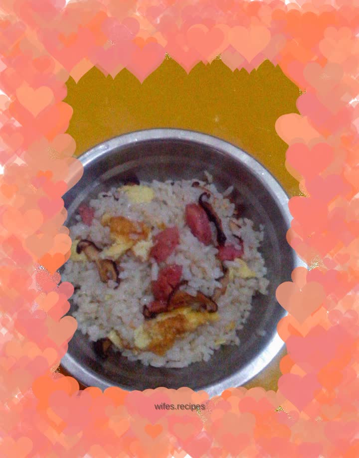 Fried egg rice with black pepper and mushrooms