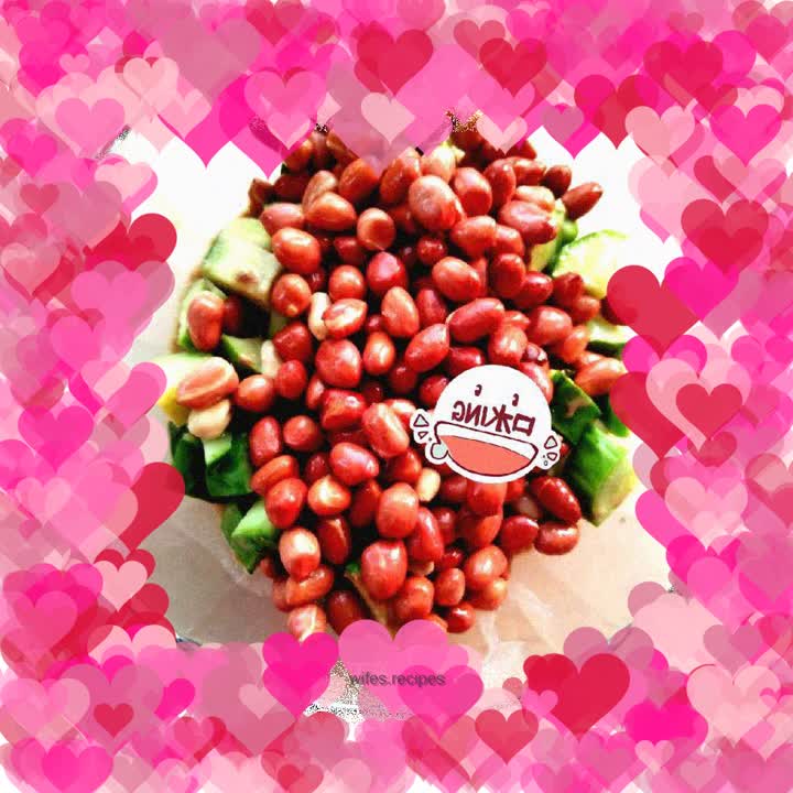 Sesame sauce mixed with cucumber and peanuts