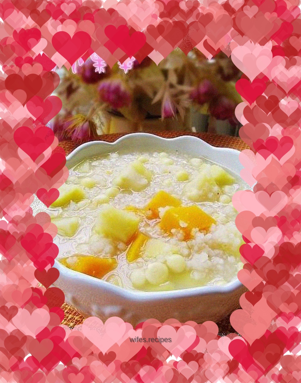 Fried rice porridge with apple, corn and pumpkin