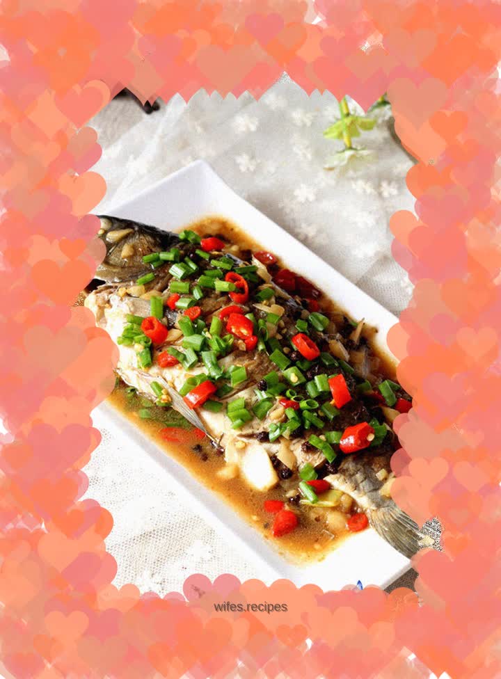 Pan-fried crucian carp