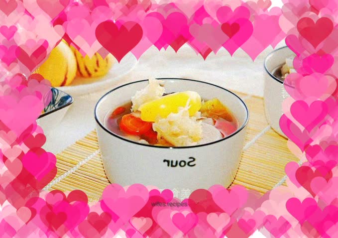 Red dates, tremella, lotus root and ginseng fruit soup