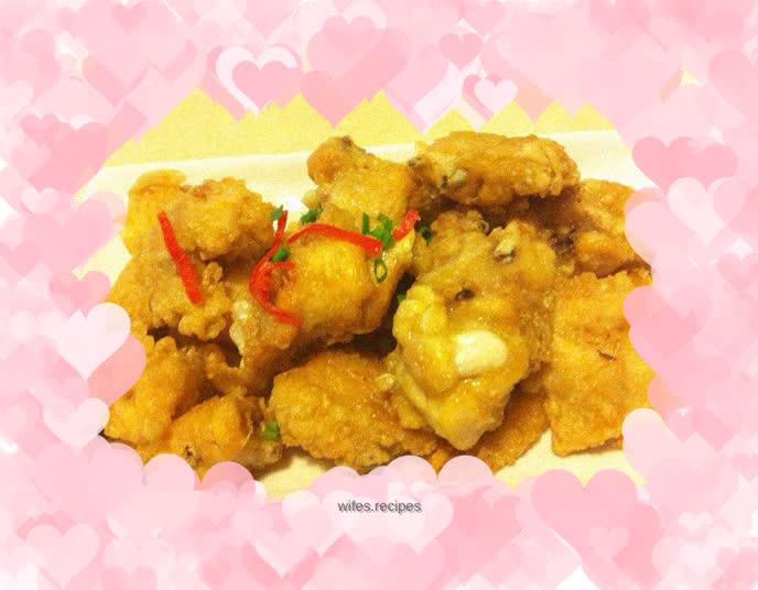 Crispy fried chicken nuggets