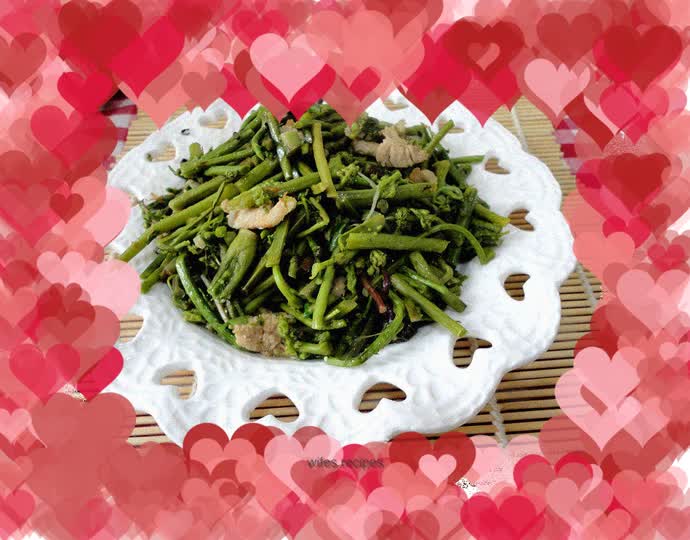 Stir-fried pork with bracken