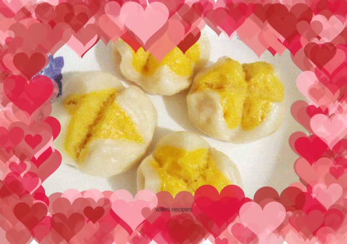 Pumpkin steamed buns