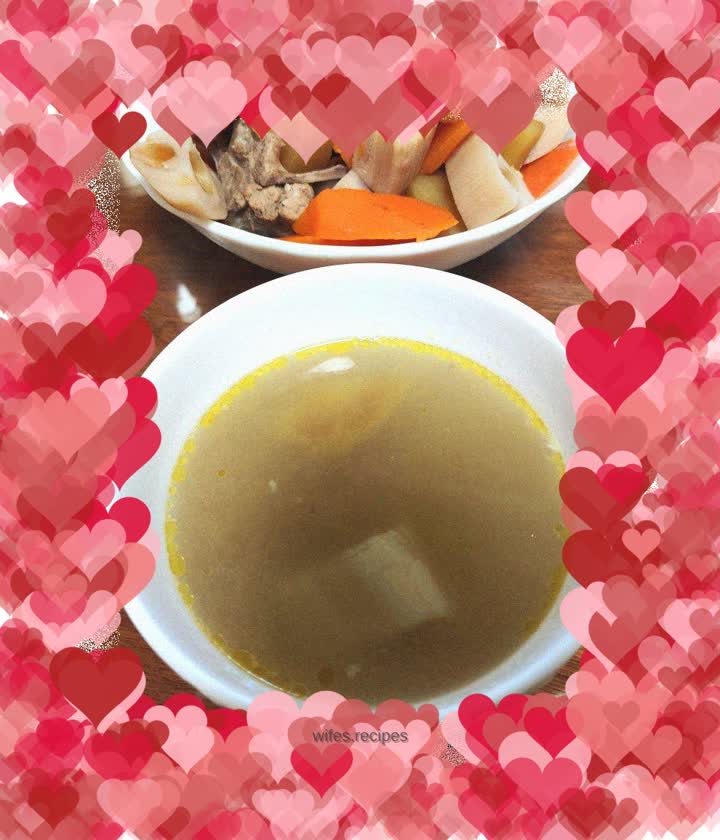 Lotus root, apple and dragon bone soup