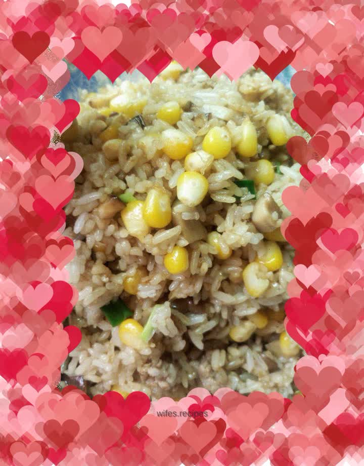 Fried rice with fresh mushrooms and corn