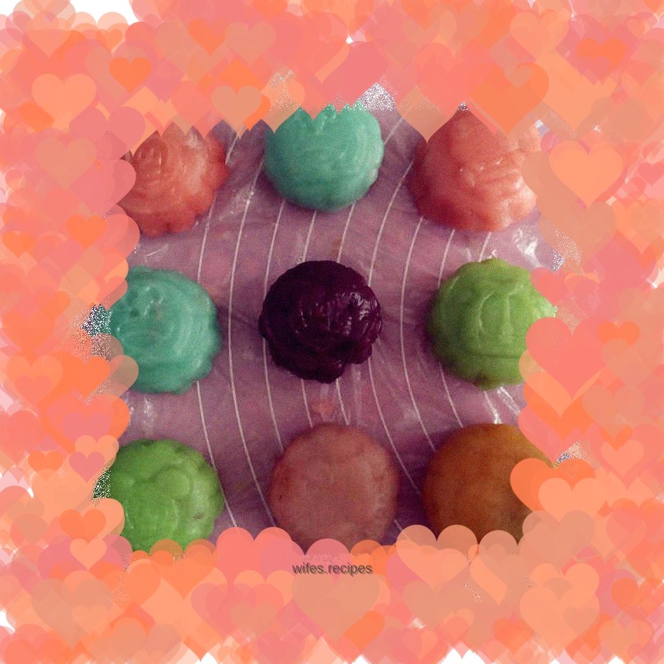 Colorful snow skin mooncakes