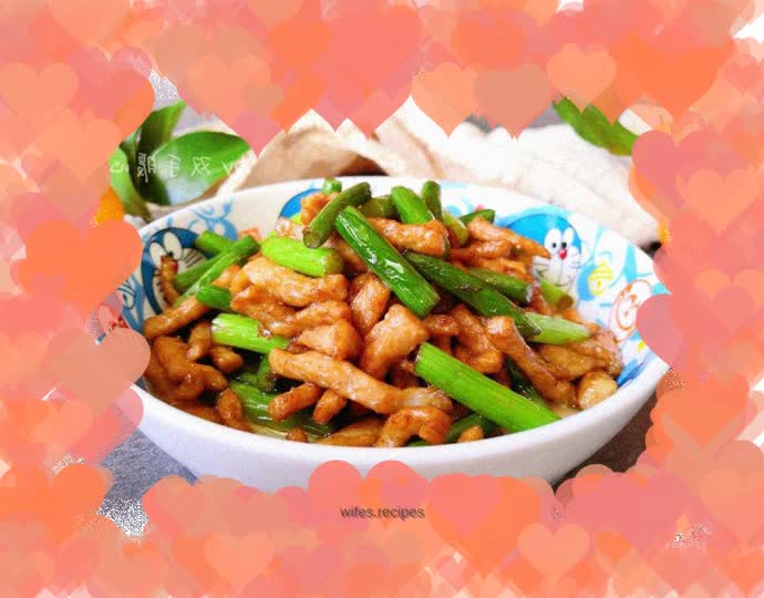 Stir-fried shredded pork with garlic