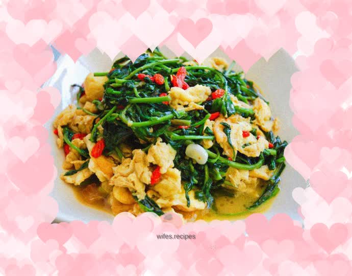 Scrambled eggs with wolfberry sprouts