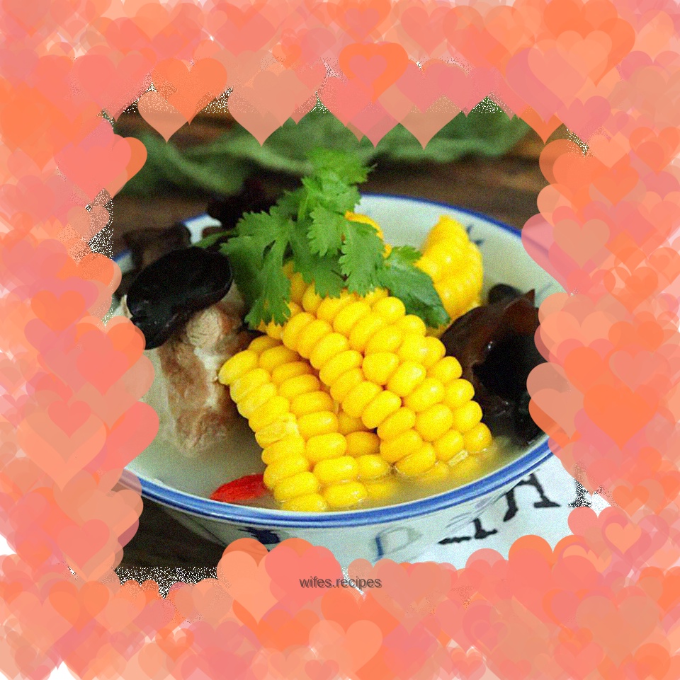 Spare ribs, corn and fungus soup