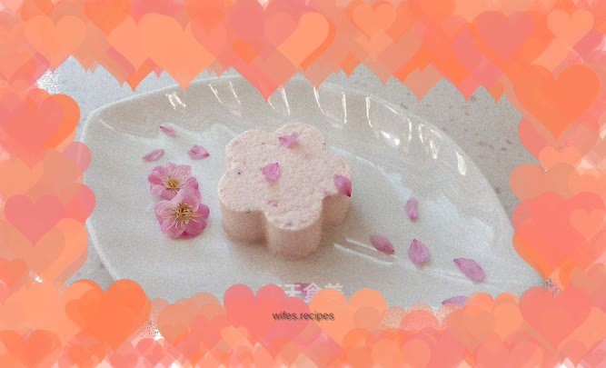 Ling Han alone, the fragrance is charming - Plum Strawberry Mousse