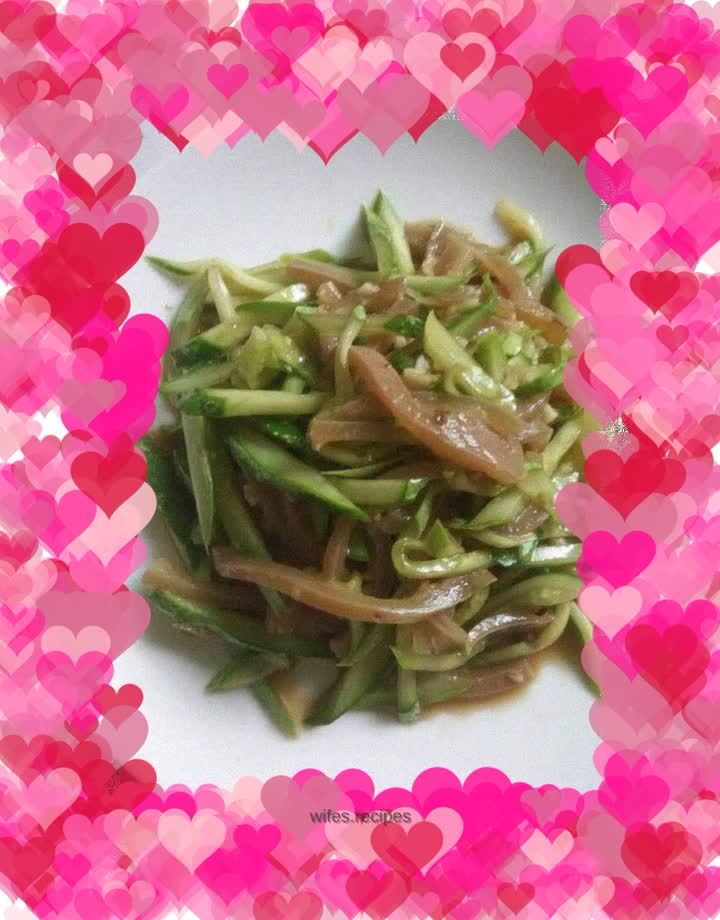 Delicious garlic-flavored cold pork rinds