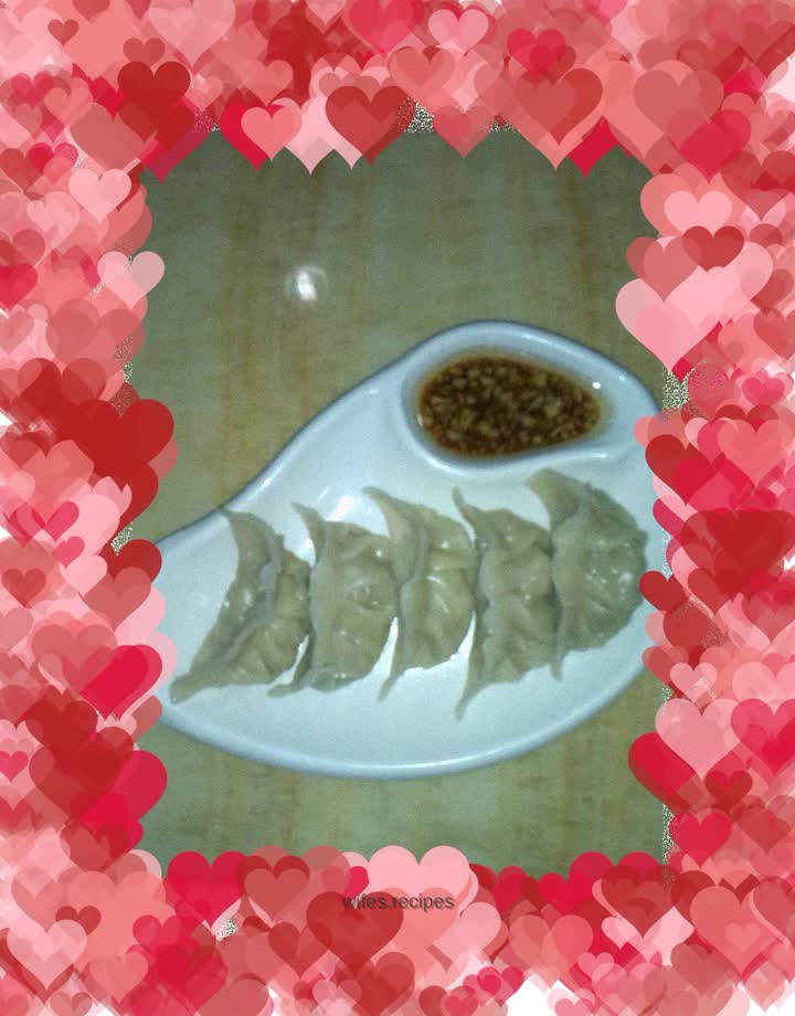Boiled cabbage and meat dumplings