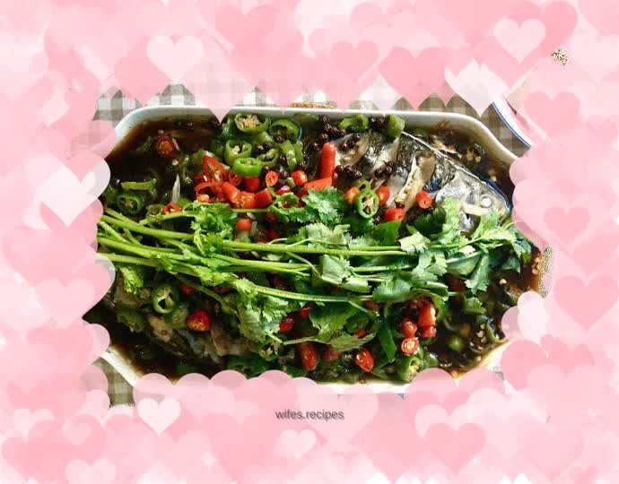 Steamed crucian carp