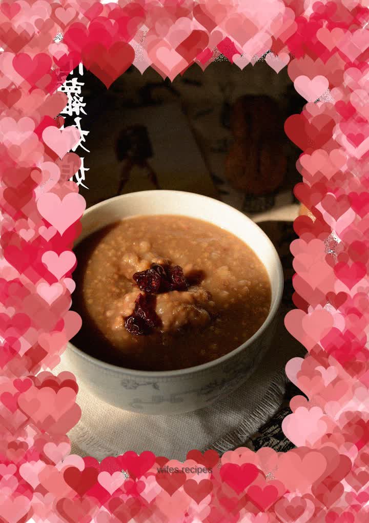 Walnut and distracted wood porridge