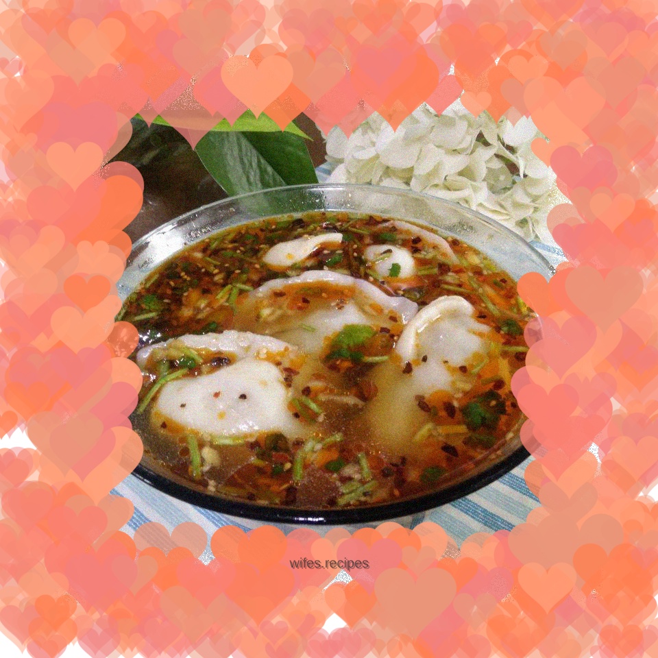 Dumplings in sour soup