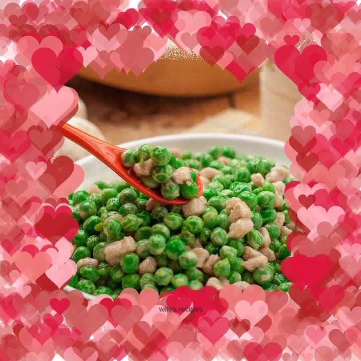 Stir-fried green beans and diced pork