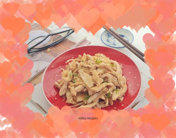 Bamboo shoots mixed with shredded chicken